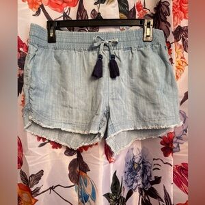 Vineyard Vines Women’s Chambray Pull-on Shorts with Navy Tassels